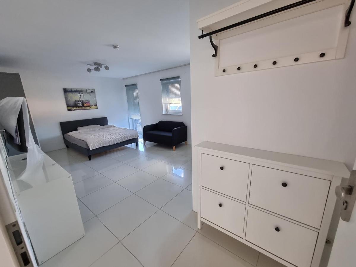 Landau, Schoene Helle Gemuetliche Wohnung Ландау  Экстерьер фото